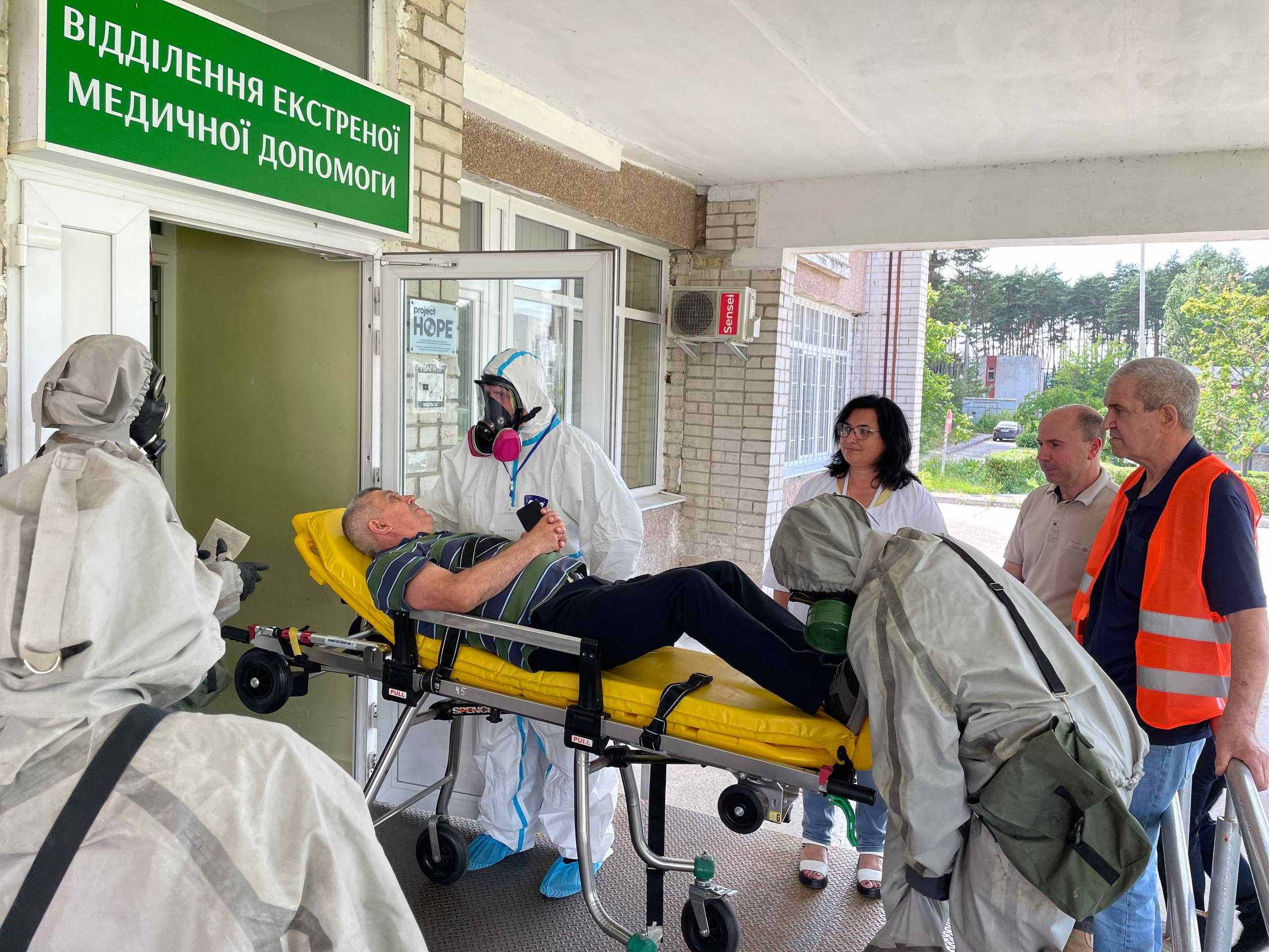 ІСПИТ НА ГОТОВНІСТЬ: медики ВІДПРАЦЮВАЛИ ДІЇ ПРИ РАДІАЦІЙНІЙ ЗАГРОЗІ